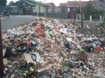 Sampah_dibuang_ditempat_umum,_Jalan_Protokol_Sam_Ratulangi,_Kota_Kupang_(_Antonius_Un_Taolin_)